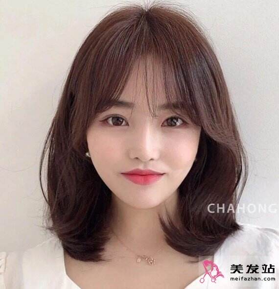 不挑臉型鎖骨發型 甜美減齡不失時尚感