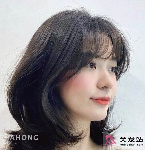 不挑臉型鎖骨發型 甜美減齡不失時尚感