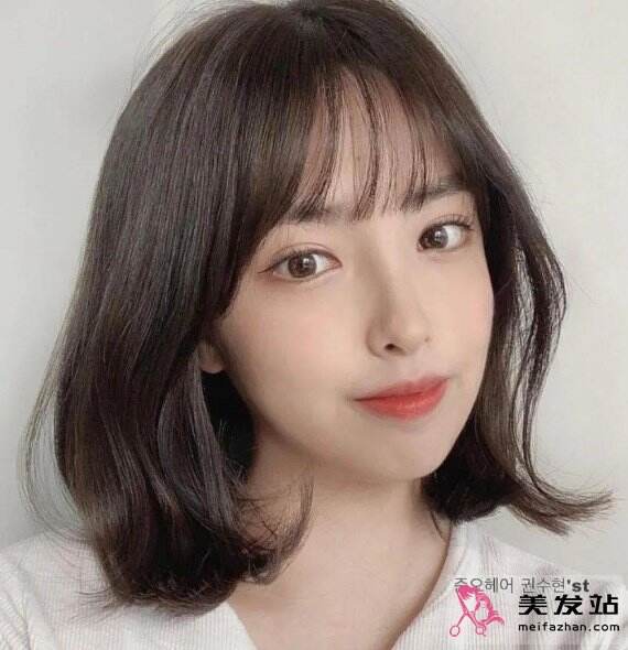 不挑臉型鎖骨發型 甜美減齡不失時尚感