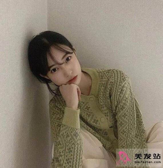 簡單好看扎發設計 輕松凸顯時尚氣質
