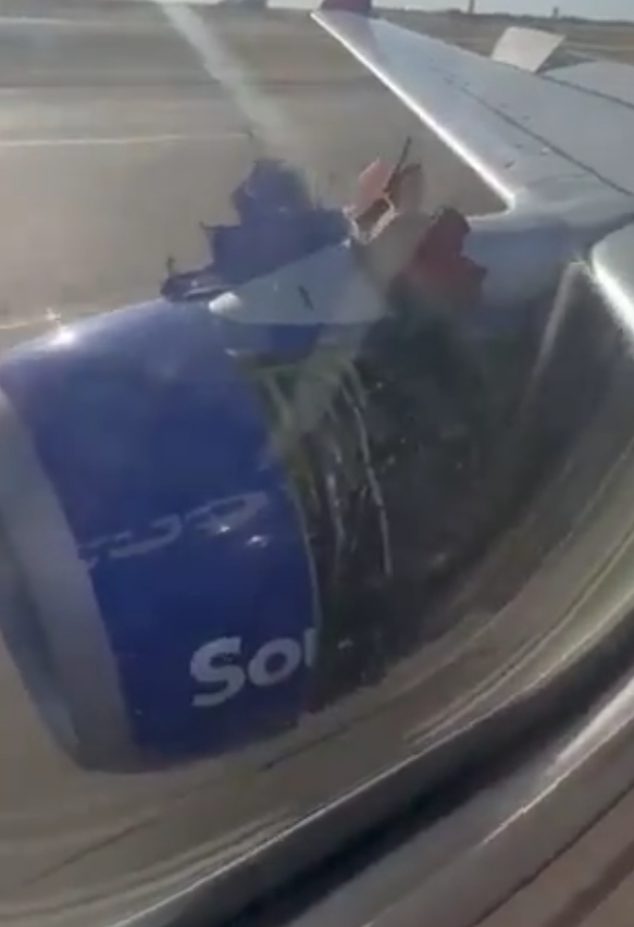 美國一波音737客機起飛時發動機罩脫落 緊急返航降落