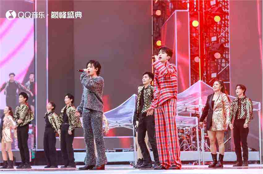 QQ音樂巔峰盛典唱響年輕聲浪，圓滿收官