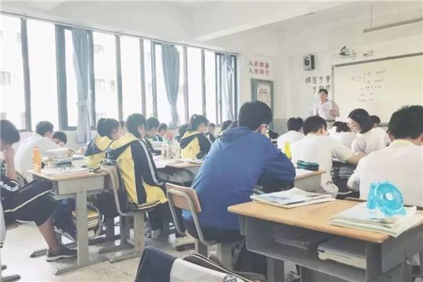 本溪十大高中排行榜 本溪市第一中學上榜 第一在景區附近風景秀麗