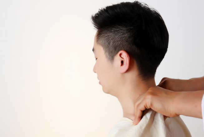 急缺男性的冷門職業 裁縫位列榜首，皮具護理師上榜