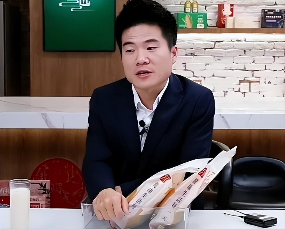 快手網紅排行榜前十名(身價上億的六位網紅)的圖片 6 快手網紅排行榜前十名(身價上億的六位網紅) 6