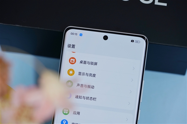 6000尼特無雙屏！realme真我GT Neo6 SE圖賞