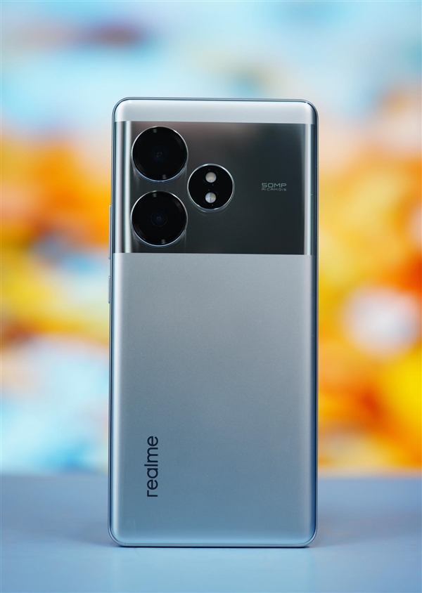 6000尼特無雙屏！realme真我GT Neo6 SE圖賞
