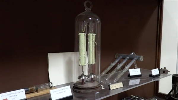 一個電鈴在牛津大學響了180多年：電池成分至今未知！