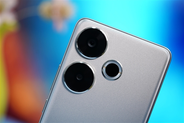 中端機首次用上驍龍8s Gen 3！Redmi Turbo 3圖賞