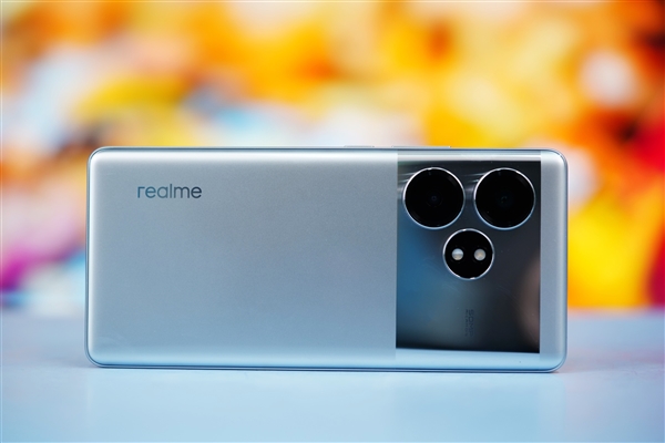 6000尼特無雙屏！realme真我GT Neo6 SE圖賞