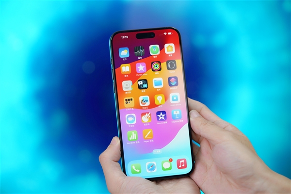 蘋果“史詩級”更新！曝iPhone今年下半年引入AI聊天機器人