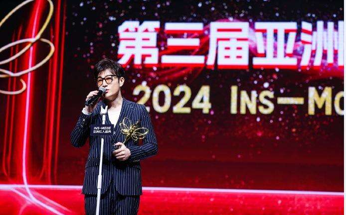 王成岳出席亞洲紅人盛典 榮獲“最受歡迎影視男演員”獎項