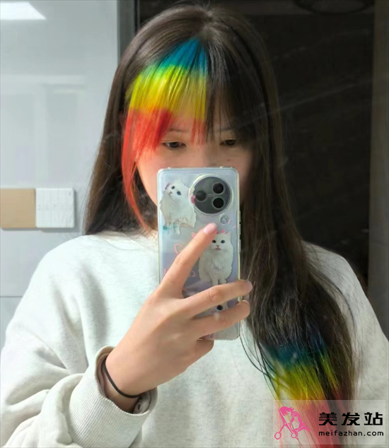 今年染發流行趨勢 浪漫彩虹色劉海染