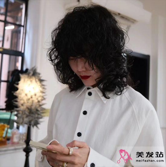 復古港風發型 性感女人味盡顯