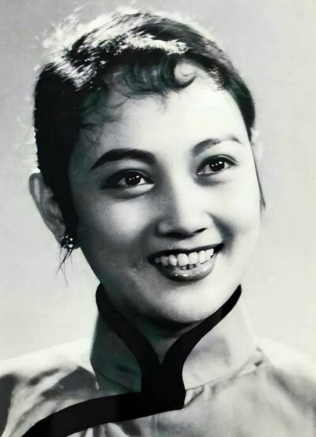王曉棠 上世紀家喻戶曉的女將軍，60后們的女神，如今卻少有人知（上世紀家喻戶曉的女將軍）(5)
