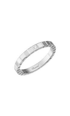 歌手李宇春佩戴Chopard蕭邦Ice Cube系列珠寶亮相線下演出
