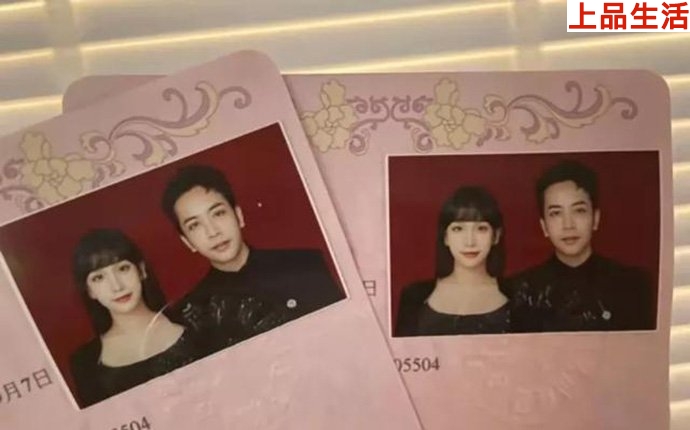 Tsong梁老師何美延結婚照