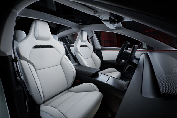 52990美元起！特斯拉發(fā)布新款Model 3高性能版：車速超過保時捷911