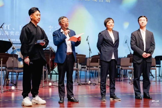 央華戲劇&莫言先生戲劇大作《鱷魚》5月將在蘇州、杭州上演