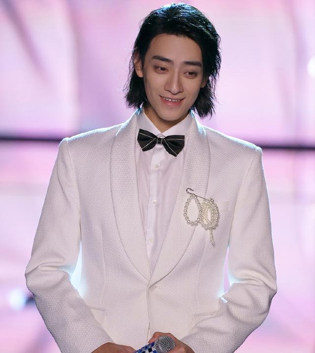 《假日暖洋洋》姚晨與小11歲白宇演 姐弟戀 ，別說，還真甜（假日暖洋洋姚晨與小11歲白宇演）(2)