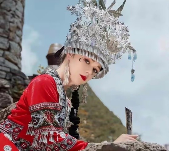 31歲美女網紅俄羅斯娜娜去世 酒后吃醒酒藥致噩耗