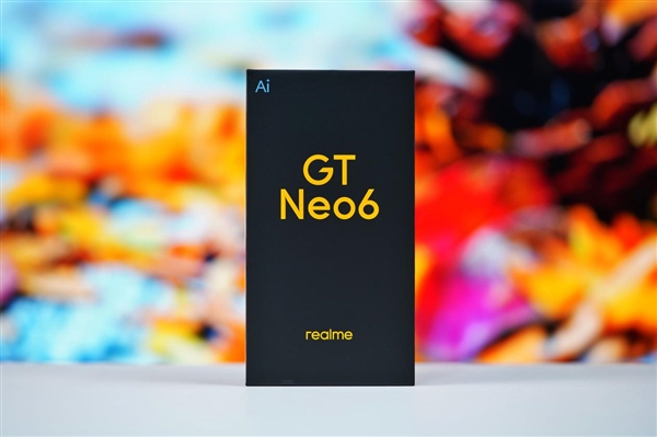 第三代驍龍8s僅2099元！真我GT Neo6蒼野駭客圖賞