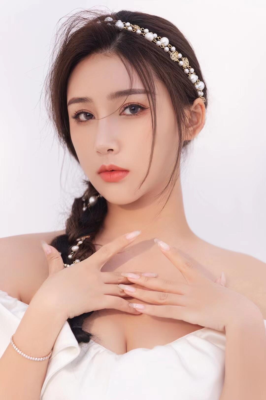 5月15日Steam見：《美女，應(yīng)接不暇》的絕美高顏值女主，多樣浪漫故事