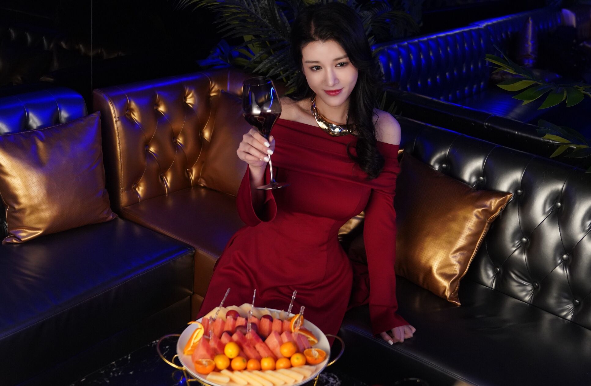 5月15日Steam見：《美女，應(yīng)接不暇》的絕美高顏值女主，多樣浪漫故事