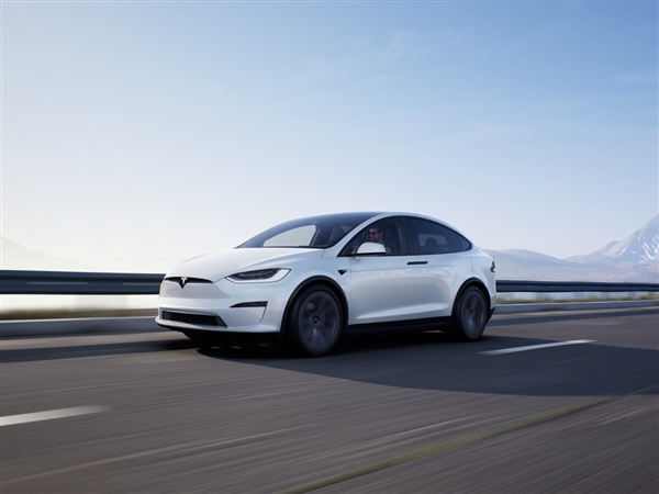 特斯拉Model X新車不到一年就要虧33萬 博主：寧愿砸了也不賣