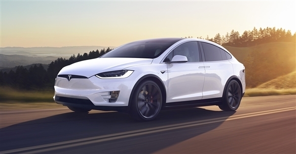 博主轉賣90萬的特斯拉Model X 車齡不到一年車商高出價57萬