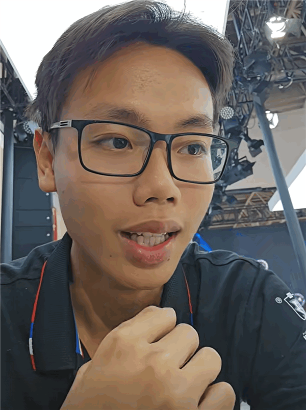 現實版飛馳人生小伙回應白冰送車：會當面感謝 沒自信能駕馭好