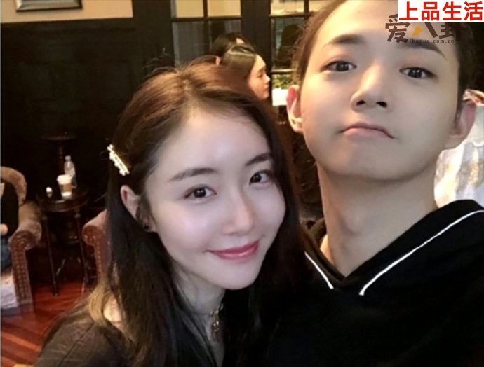 陳露霍尊合影