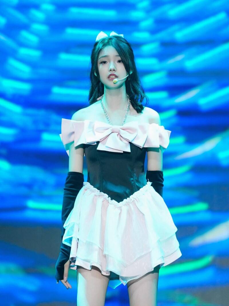 新音樂榜2024全明星盛典 少女歌手胡馨予奪獎并獻唱