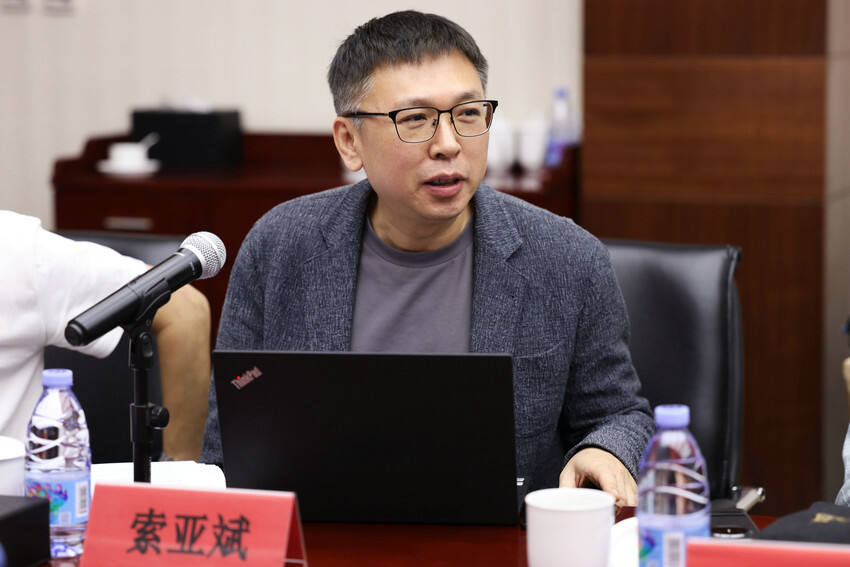 電影《你是我的英雄》研討會在京舉行
