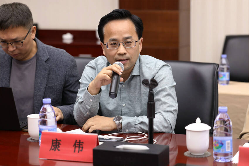 電影《你是我的英雄》研討會在京舉行