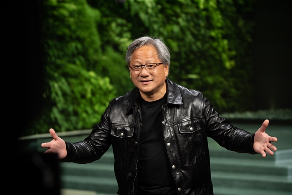 英偉達股價創新高！黃仁勛凈值超900億美元 超越美國富有家族所有成員