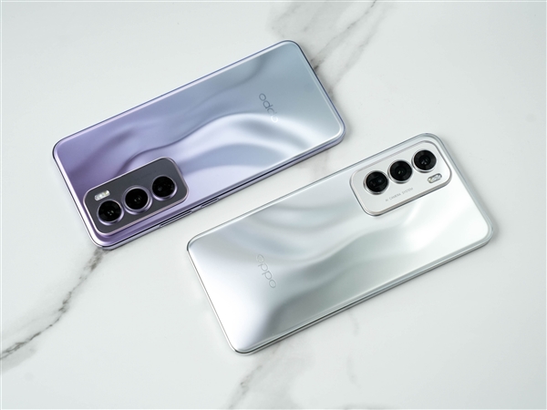 輕薄的等深四曲屏手機！一文看懂OPPO Reno12標準版和Pro版的區別
