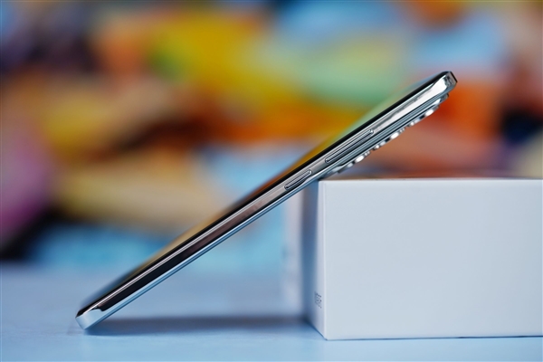 液態金屬般質感！OPPO Reno12圖賞