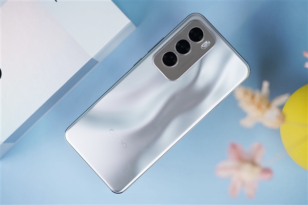液態金屬般質感！OPPO Reno12圖賞