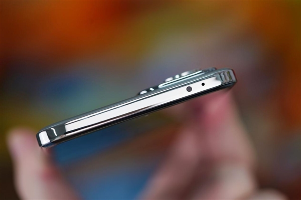 液態金屬般質感！OPPO Reno12圖賞