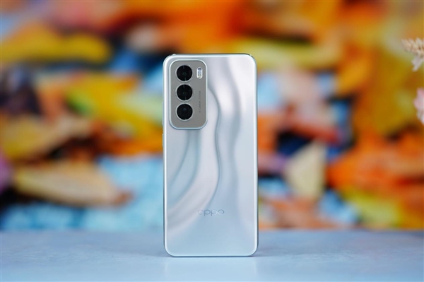 液態金屬般質感！OPPO Reno12圖賞