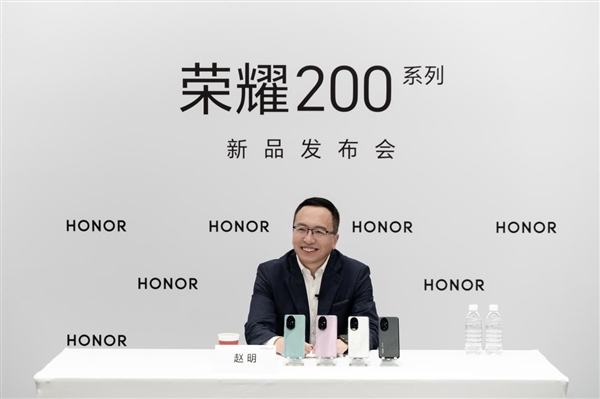 榮耀趙明稱其他小折疊缺乏想象力 夠獨特就不會有“小廢物”