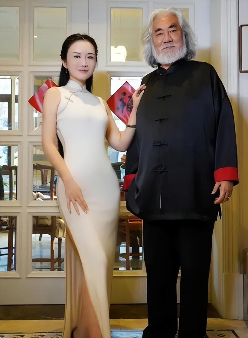 杜星霖比張紀(jì)中小了多少歲,張紀(jì)中娶小30歲妻子杜星霖插圖5 6 杜星霖比張紀(jì)中小了多少歲,張紀(jì)中娶小30歲妻子杜星霖 6