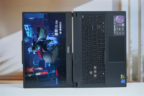 賽博機械風十足！微星新款星影15 Air圖賞
