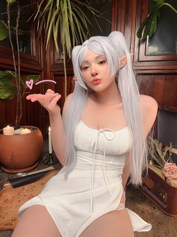 烏克蘭美女Cos《咒術回戰》冥冥：皮衣黑絲身材熱辣