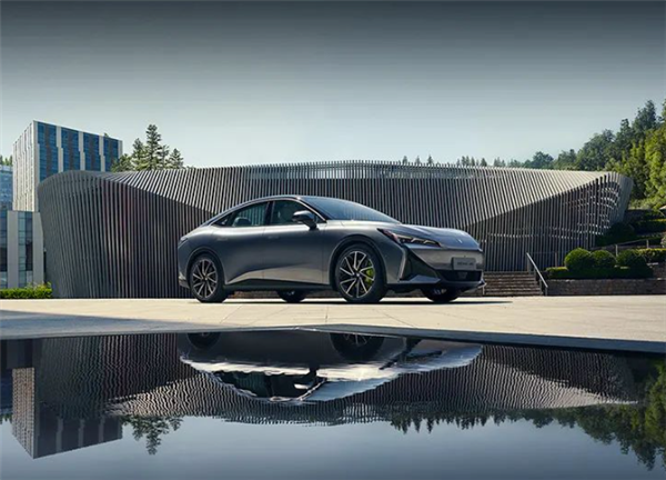 Model 3再迎強(qiáng)敵！極狐阿爾法S5明日交付：頂配21.68萬(wàn)元