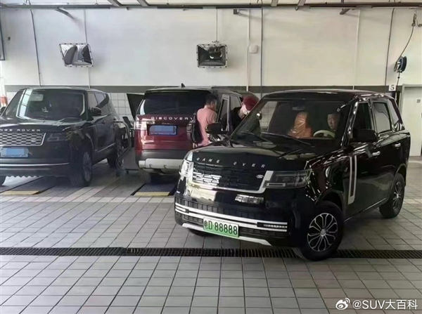 車頭字母“GAME OVER” 李鬼老頭樂開進路虎4S店：售后都整沉默了