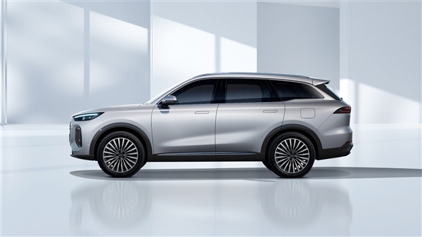 別說奇瑞不懂設計！全新瑞虎8L內飾發布：豪車既視感