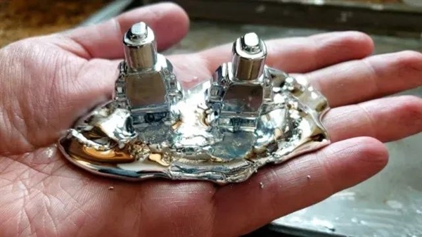 科學家造出固液相變機器人！能像《終結者》中一樣穿過牢籠
