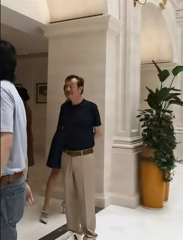 任正非新露面！80歲精神矍鑠